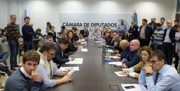 REDUCCIÓN DE TARIFAS Y UNA NUEVA ADHESIÓN AL PACTO FISCAL TUVIERON DICTAMEN EN COMISIÓN