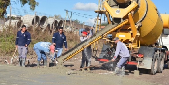 Katopodis supervisó obras de pavimentación en Barrio Nuevo 