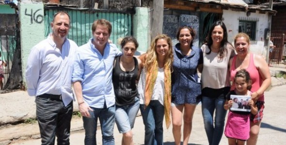 Perechodnik y Stanley visitaron a vecinos de San Fernando