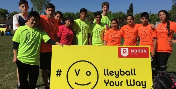 Más de mil jóvenes disfrutaron de Voleibol a Tu Manera en Morón