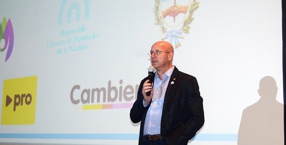 Waldo Wolff ofreció una charla gratuita en el Teatro York de Olivos