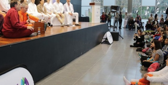Vicente López festejó el día internacional del yoga