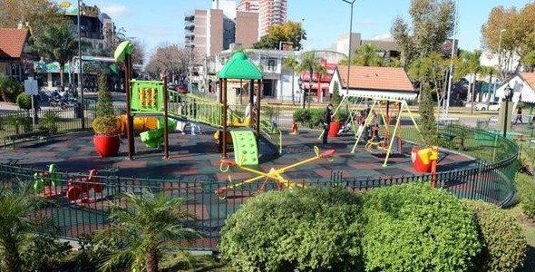 Julio Zamora recorrió el renovado Paseo Sarmiento de la Estación Fluvial de Tigre 