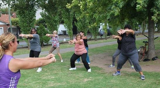 VILLA ADELINA: CLASES GRATUITAS DE ZUMBA EN EL PASEO DE LOS INMIGRANTES 