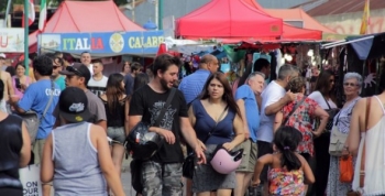 Vuelve la Feria de las Colectividades a Munro