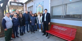 SAN ISIDRO SUMÓ UN NUEVO BANCO ROJO CONTRA LA VIOLENCIA DE GÉNERO EN BOULOGNE