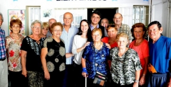 Jorge Macri visitó un centro de jubilados en Lanús junto al intendente Néstor Grindetti