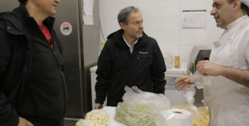 Jorge Macri encabezó el timbreo en Villa Martelli