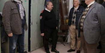 Jorge Macri entregó un subsidio a los bomberos de Vicente López