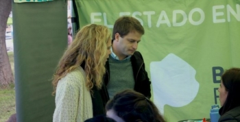 Agustina Ciarletta y Alex Campbell recorriendo “El Estado en Tu Barrio” en San Fernando