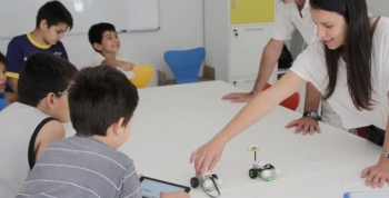 La gobernadora Vidal y Jorge Macri inauguraron un Centro Barrial de Infancia en Barrio Habana