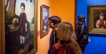 Se inauguró Infancias, una exhibición que invita a pensar cómo era ser niño en el siglo XIX