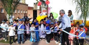 Julio Zamora inauguró los nuevos juegos del jardín N° 921 de Don Torcuato