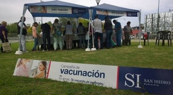 CAMPAÑA  DE VACUNACIÓN ANTIGRIPAL EN LA VÍA PÚBLICA EN SAN ISIDRO