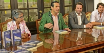 Se presentó el libro Asesinato Perfecto en el Pueblo de los Infieles