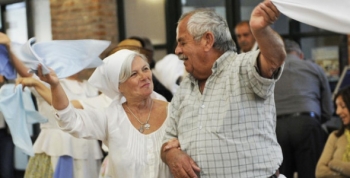 Baile, color y diversión, en una nueva clase abierta de tango y folclore en Tigre   