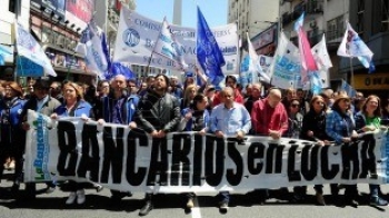 Para la Bancaria el paro fue total y advirtió que impedirá que este sábado se abran sucursales