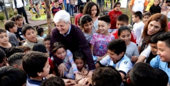 Andreotti inauguró un nuevo espacio verde, la Plaza Barrios Unidos