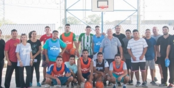 Inauguraron cancha de básquet en cárcel bonaerense con un partido entre internos y penitenciarios 