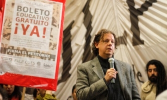 Estudiantes marchan a Gobernación por el boleto gratuito