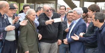 Andreotti recorrió la avanzada obra del nuevo Cuartel de Bomberos de San Fernando 