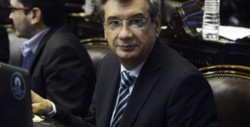 Diputado oficialista presentó un proyecto de ley para eliminar el tope al fondo del conurbano