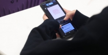 La Ciudad prohíbe el uso de celulares durante clases en la escuela secundaria