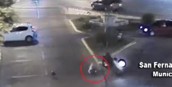 San Fernando: violento choque de una moto contra un auto en Libertador y Del Arca