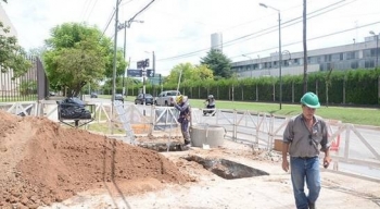 MÁS VECINOS DE BECCAR TENDRÁN EL SERVICIO CLOACAL