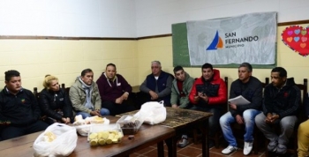 Los asistentes del grupo Codo a Codo y sus familiares se reúnen semanalmente