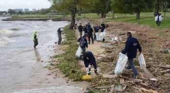 OPERATIVO DE LIMPIEZA EN LA COSTA TRAS LA SUDESTADA