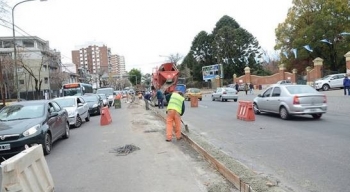 SAN ISIDRO CONSTRUYE DÁRSENAS DE GIRO EN LAS PRINCIPALES AVENIDAS 