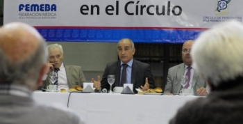 Salvador, abrió un ciclo de desayunos periodísticos