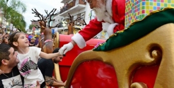 Miles de vecinos disfrutaron del primer Desfile de Navidad en San Fernando