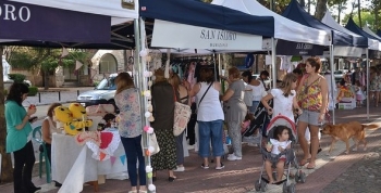 LA FERIA DE EMPRENDEDORES LOCALES CIERRA EL AÑO EN MARTÍNEZ  