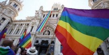 La Iglesia escocesa permitirá el matrimonio homosexual entre sus pastores