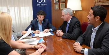 SAN ISIDRO Y FIBERTEL FIRMARON UN CONVENIO PARA BRINDAR INTERNET GRATIS A ESCUELAS PÚBLICAS