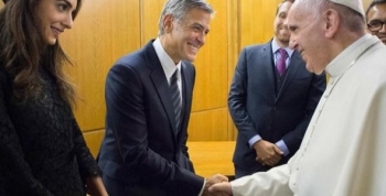 George Clooney, Salma Hayek y Richard Gere, en la Fundación Scholas del Papa