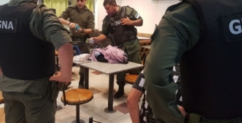 INTENTO FUGARSE EMBISTIENDO A UN GENDARME LO DETIENEN CON 290 MIL PESOS