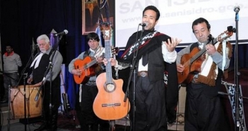 SAN ISIDRO RECIBIÓ EL DÍA  DE LA BANDERA CON MÚSICA  TRADICIONAL