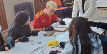 La Escuela Técnica N. ° 14 «Libertad» avanza en la conservación de su biblioteca histórica