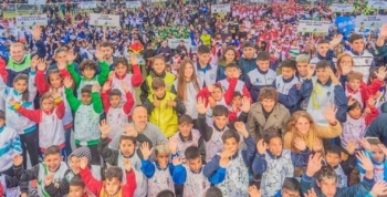 Nueva indumentaria para 3200 chicos y chicas de más de 40 clubes barriales