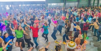 Andreotti en el festejo de más de 3.000 personas en el Día del Jubilado