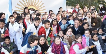 3.000 alumnos de San Martín prometieron lealtad a la Bandera‏ 