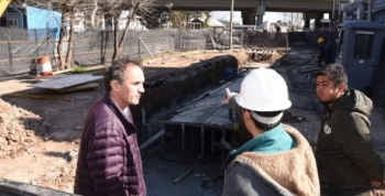 Katopodis recorrió la obra del aliviador en la calle Esmeralda