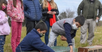 San Fernando participó de la liberación de un centenar de aves rescatadas en el Pueblo Nueva Esper