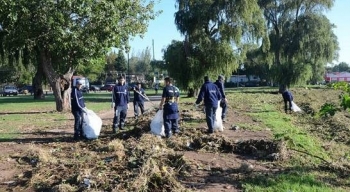 TRAS LA SUDESTADA, RETIRARON 50 TONELADAS DE BASURA DE LA COSTA