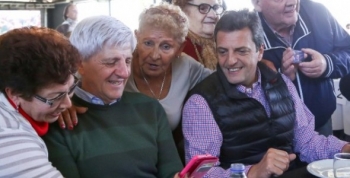 Andreotti y Massa festejaron junto a 3 mil abuelos el Día del Jubilado en San Fernando