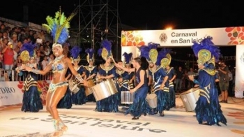 CARNAVALES EN SAN ISIDRO AL RITMO DE LA COMPARSA MARÍ MARÍ