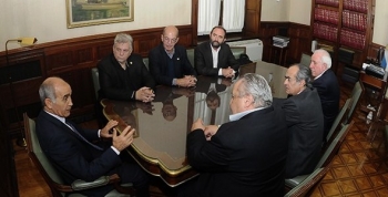 Reunión con médicos bonaerenses en el Senado